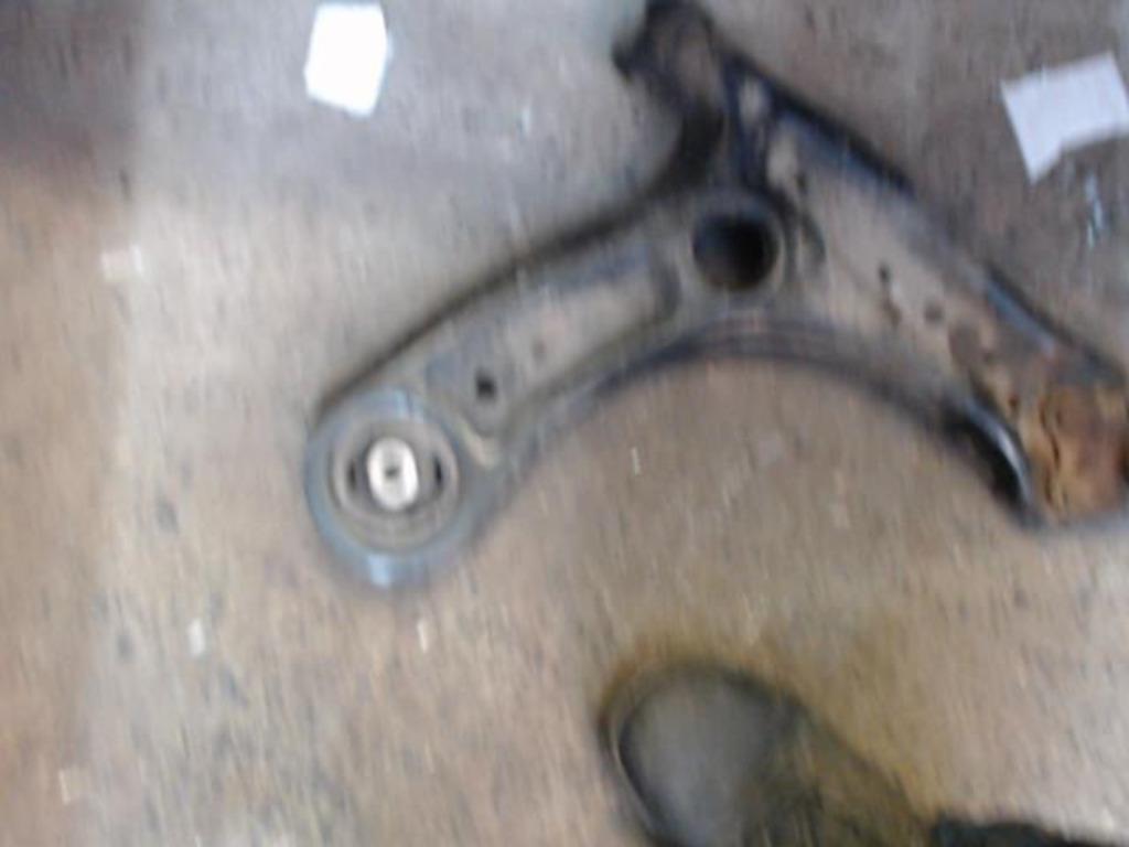 Triangle avant droit VW Polo 4 1.4TDi 59kw 2005-2009, Enlèvement, Utilisé