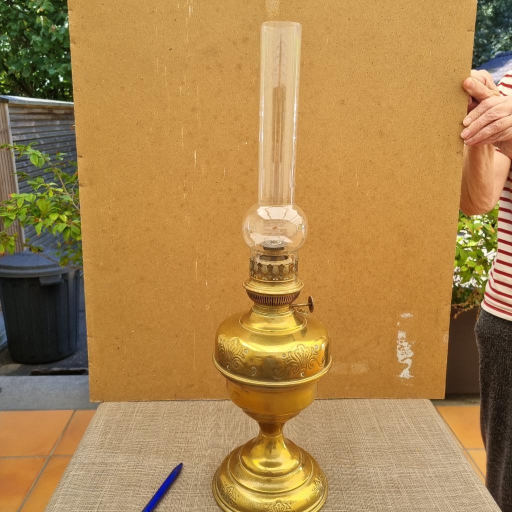 Oude koperen petroleumlamp, Antiek en Kunst, Ophalen, Brons