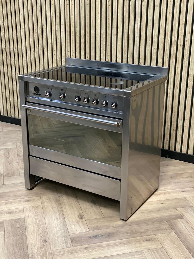 Smeg Inductie Fornuis + grote multifunctionele oven, Ophalen of Verzenden, Zo goed als nieuw, Grill, Gas