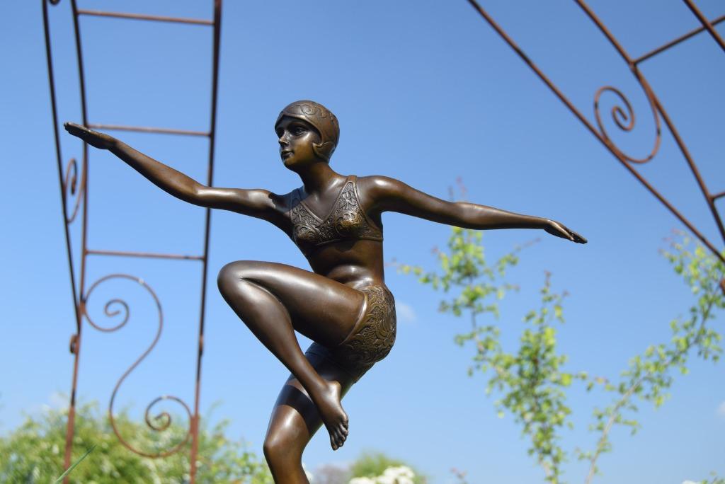 Statue en bronze signé sur socle en marbre (grande danseuse, Enlèvement ou Envoi, Bronze