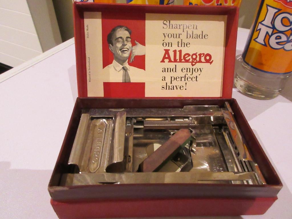 Allegro Mod L. scheermesslijper vintage met originele doos, Ophalen