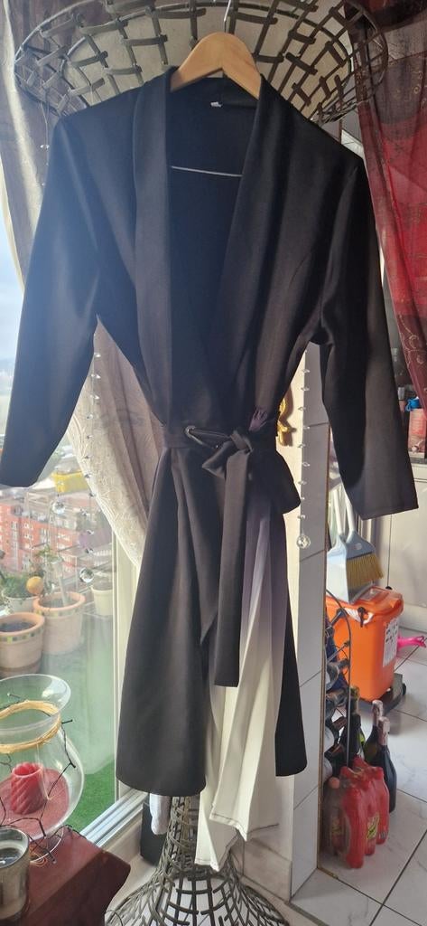 Robe portefeuille bicolore noir et blanc, Kleding | Dames, Jurken, Wit, Ophalen of Verzenden