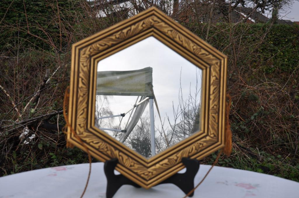 miroir art deco hexagonal bois sculpté doré, Enlèvement ou Envoi, Autres formes, Moins de 50 cm, Moins de 100 cm