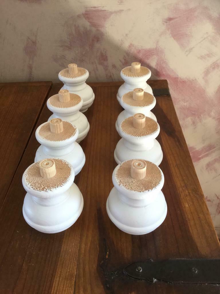 8 meubelpoten, Ophalen