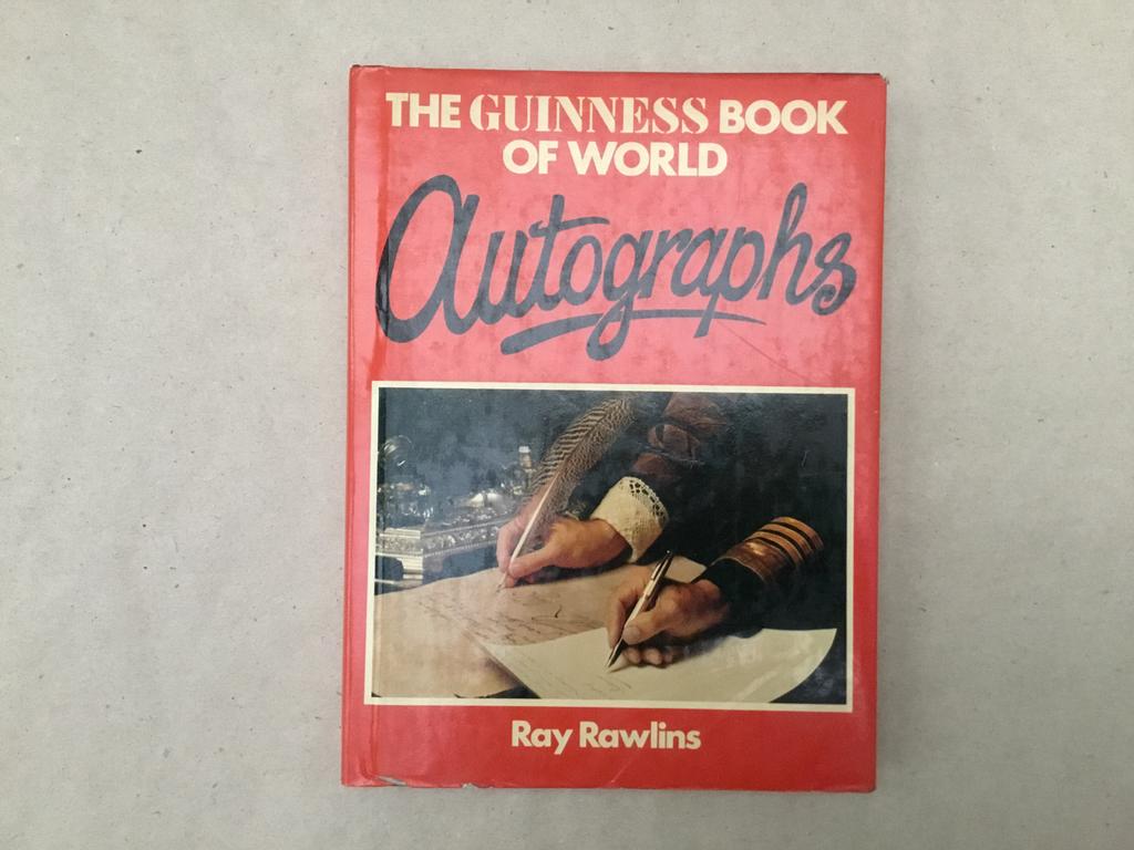 Boek The Guinness book of World Autographs, Boeken, Geschiedenis | Wereld, Gelezen, Ophalen of Verzenden
