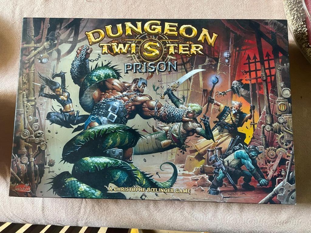Dungeon twister prison, Ophalen of Verzenden, Zo goed als nieuw