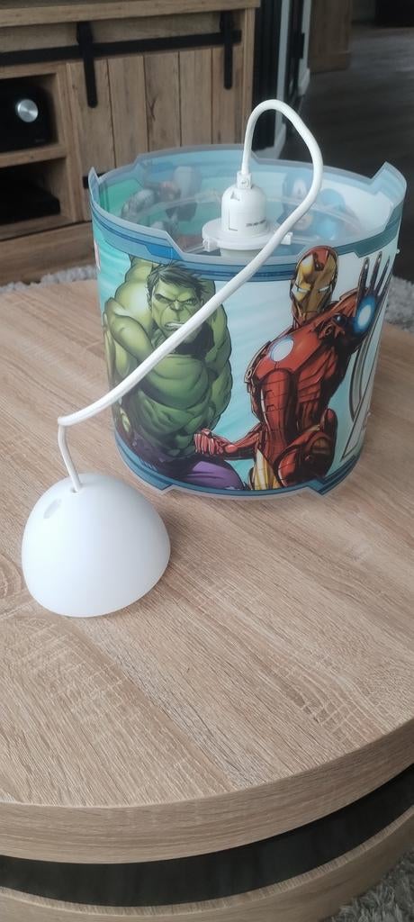 Hanglamp Avengers, Ophalen