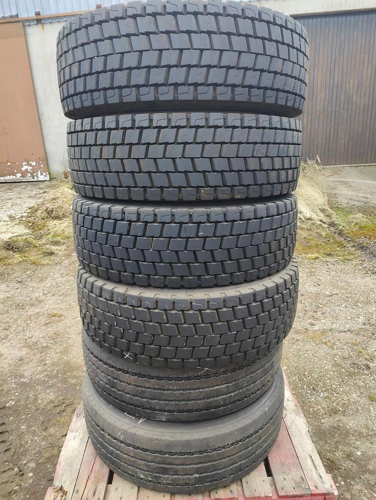 Vrachtwagen banden. Mercedes. Volvo. Scania  Daf 900, Ophalen of Verzenden, Zo goed als nieuw