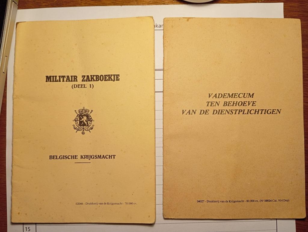 militair zakboekje deel 1 + vademecum, Verzamelen, Verzenden