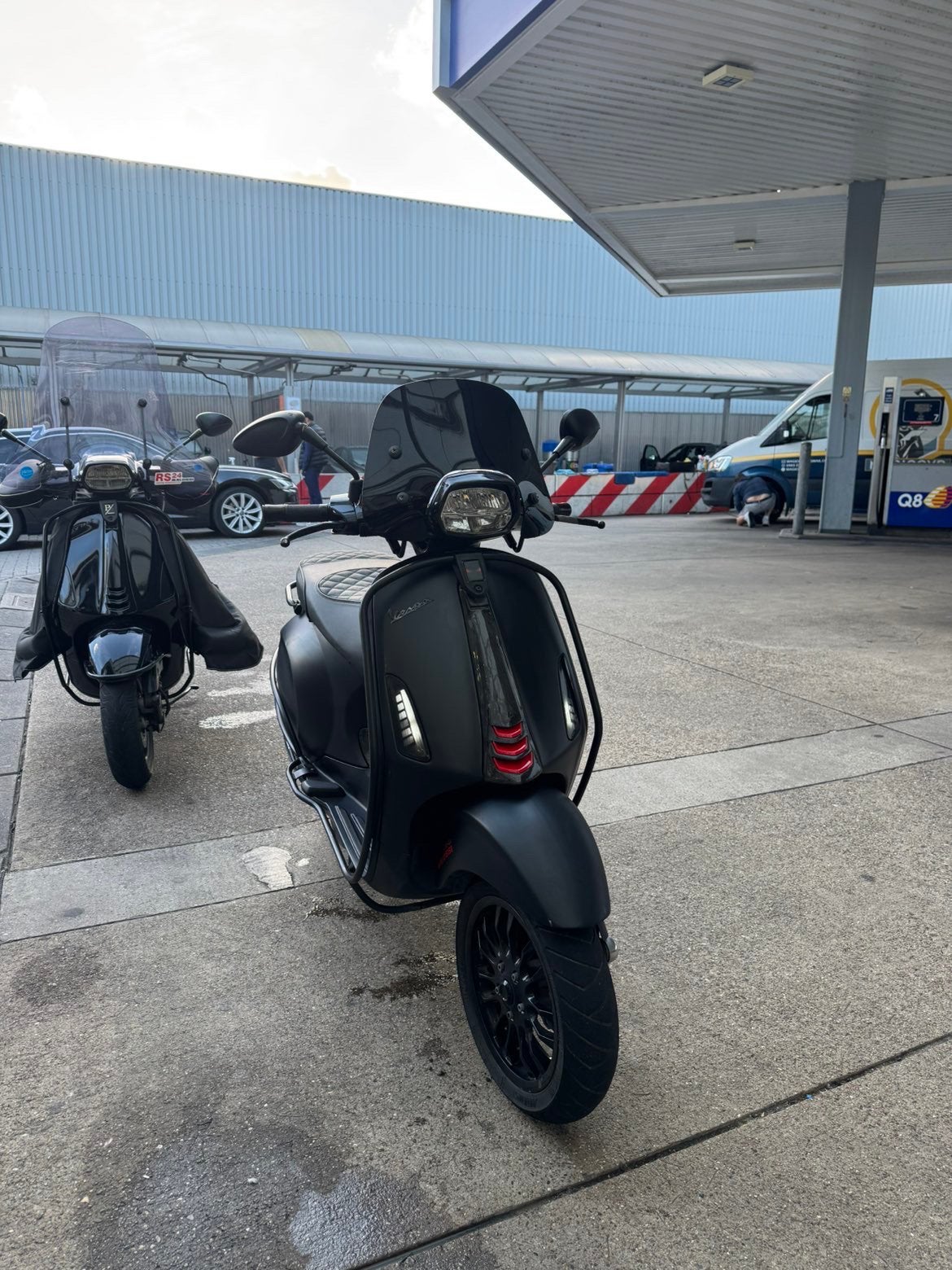 Vespa sprint mat zwart, Fietsen en Brommers, Ophalen of Verzenden, Zo goed als nieuw, Benzine, 50 cc