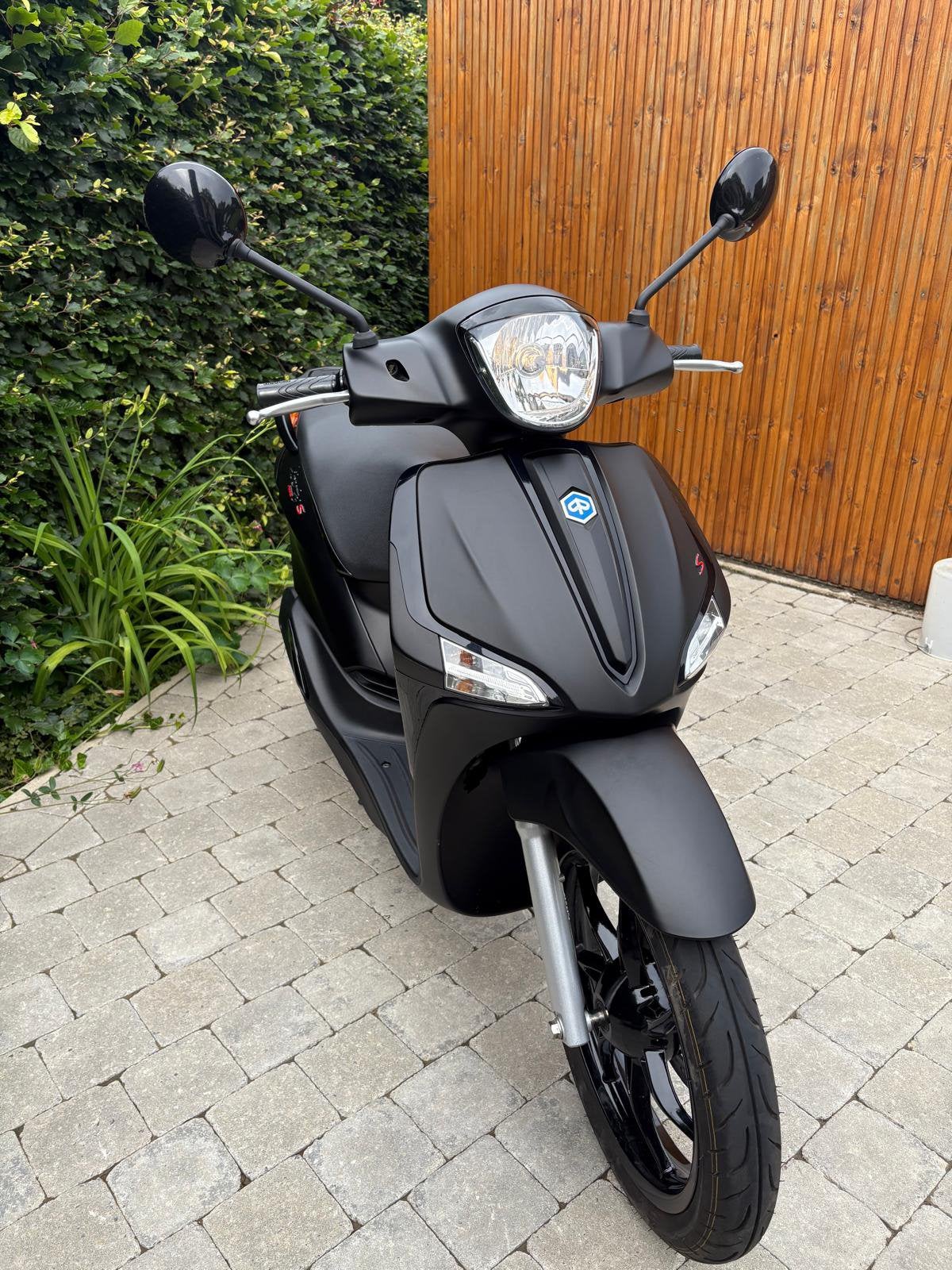 Piaggio liberty S 125 ABS, Fietsen en Brommers, Scooters | Piaggio, Ophalen, Zo goed als nieuw