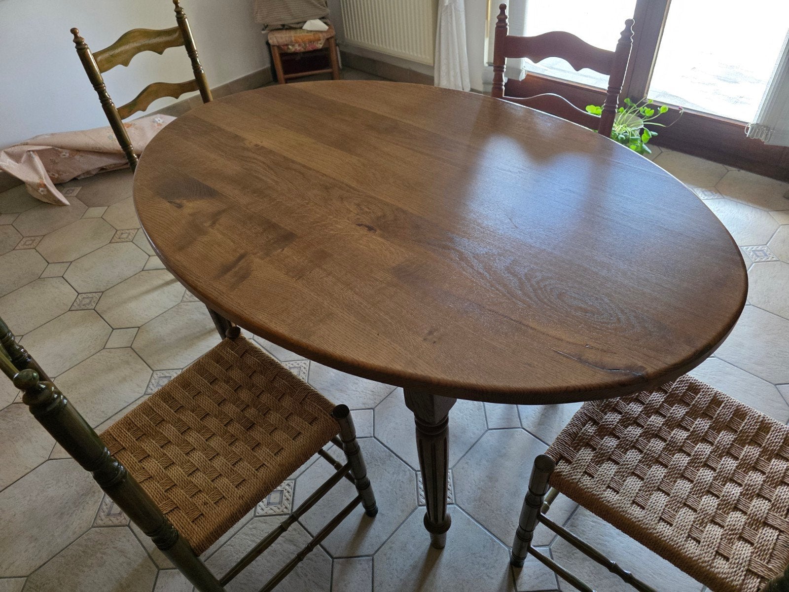 Table à manger ovale en bois massif (chêne) – Style rustique, Maison & Meubles, Enlèvement, Ovale, Chêne
