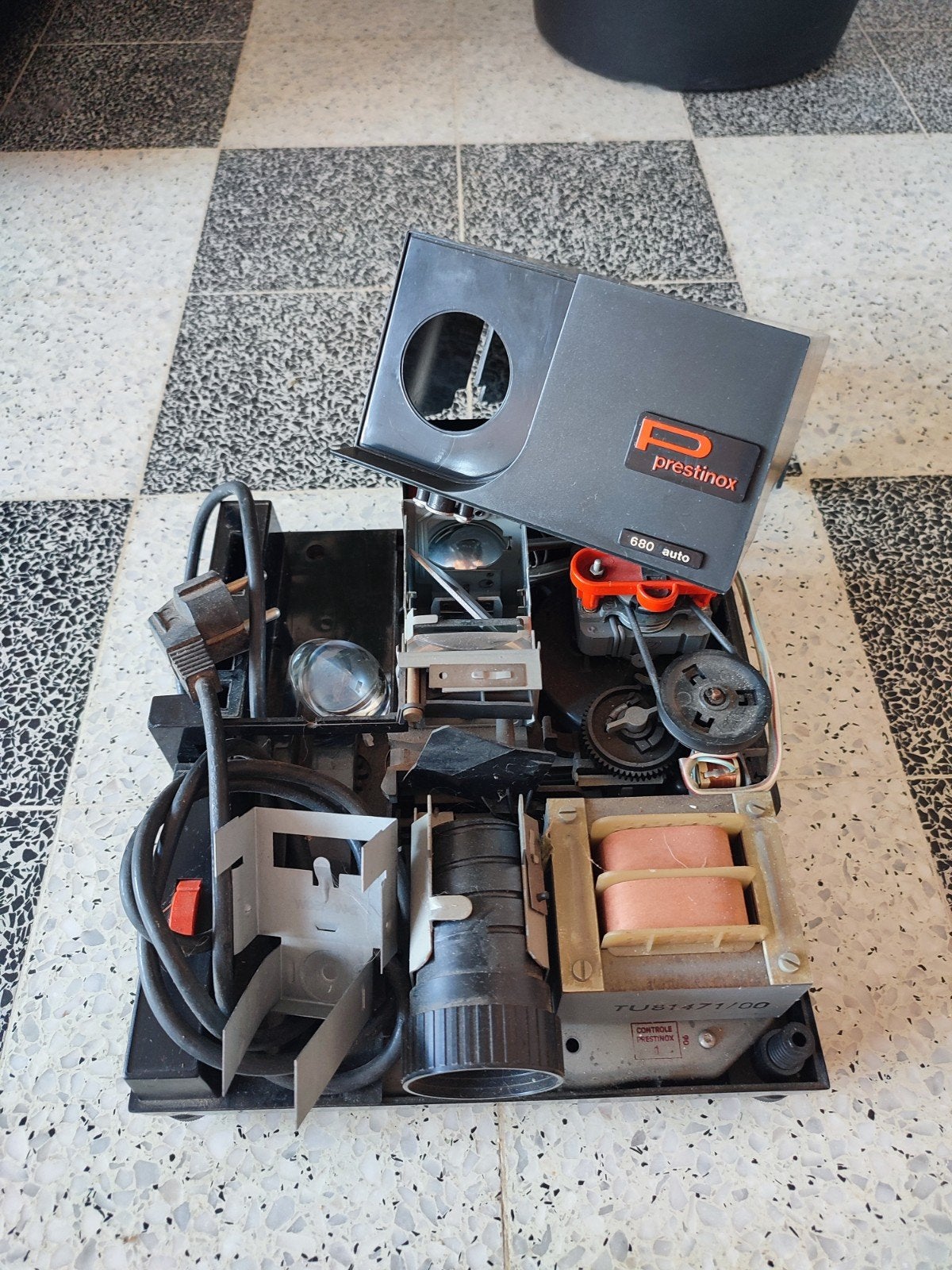 Projecteur de diapositives Prestinox 680 Auto – vintage, Enlèvement
