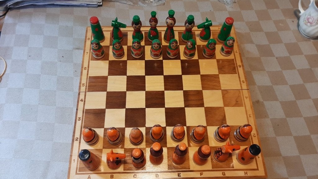 bordspel schaakbord Rusland Matroesjka Chess, Een of twee spelers, Ophalen of Verzenden, Nieuw