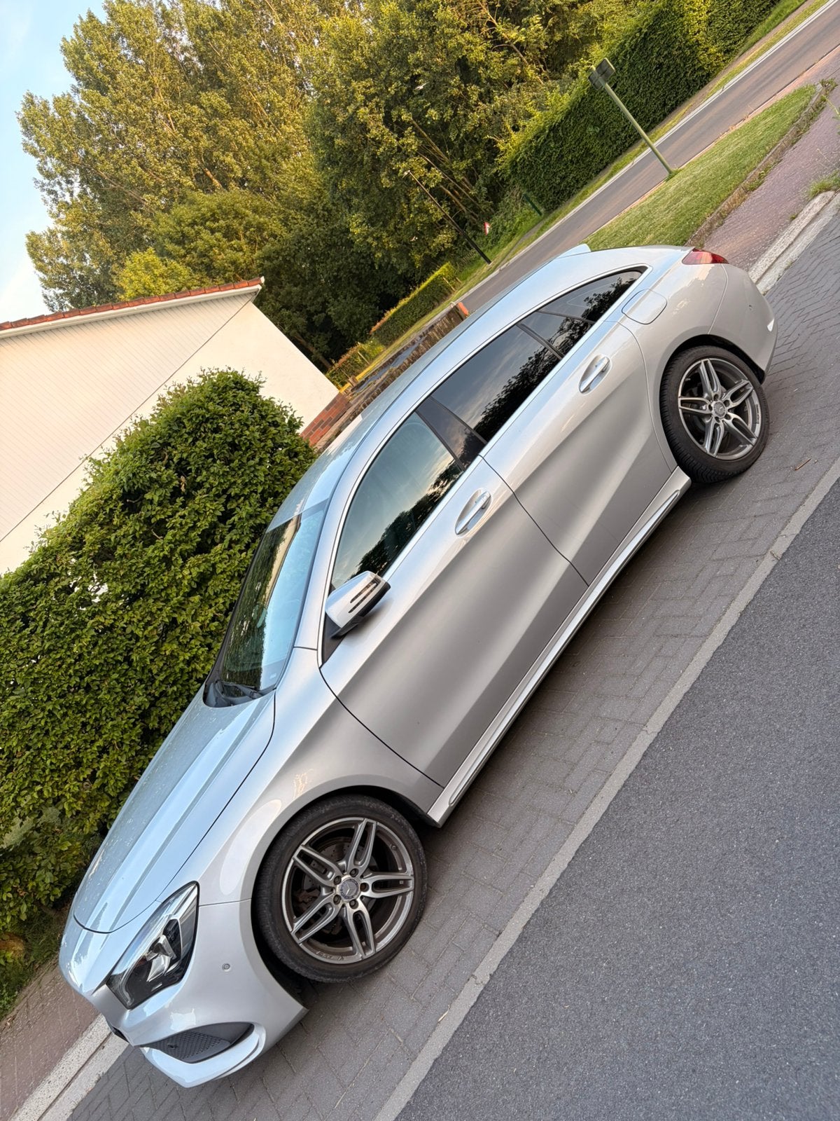 Mercedes cla 180 shooting break, Euro 6, Entretenue par le concessionnaire, Noir, 5 portes