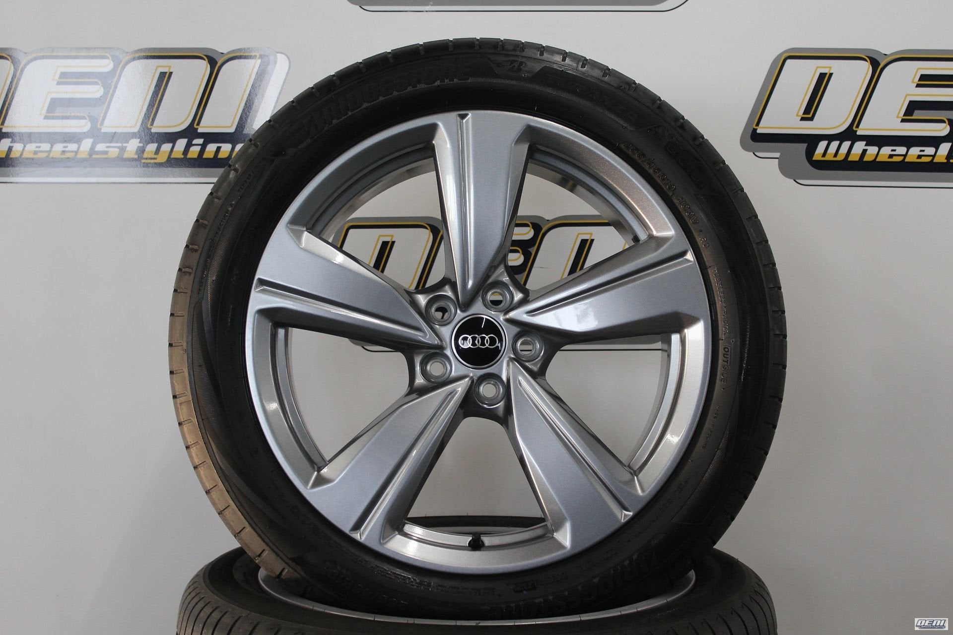 19" Origineel Audi Q3 FJ S-Line Bridgestone Zomer Demoset, 19 inch, Gebruikt, 255 mm, -