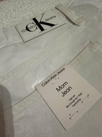 Pantalon femme mom CalvinKlein, Vêtements | Femmes, Enlèvement, Neuf