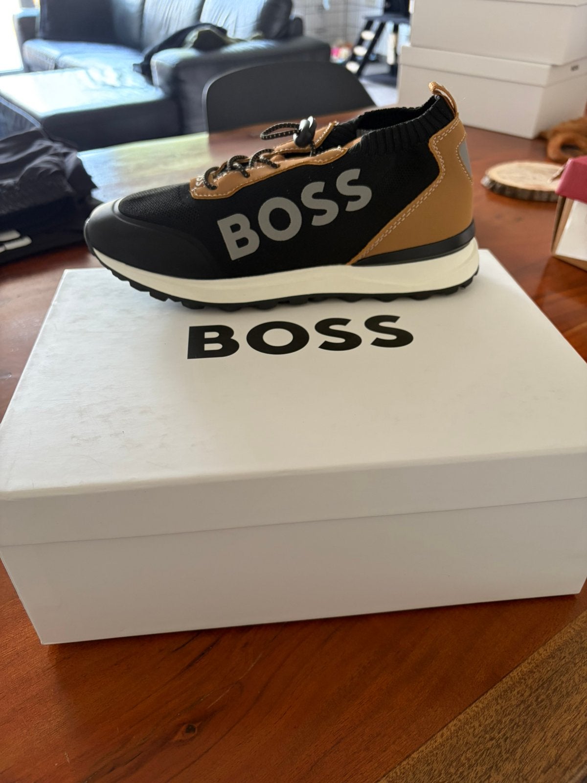 Splinternieuwe hugo boss schoenen maat 38 nooit aangedaan, Vêtements | Hommes, Chaussures, Enlèvement