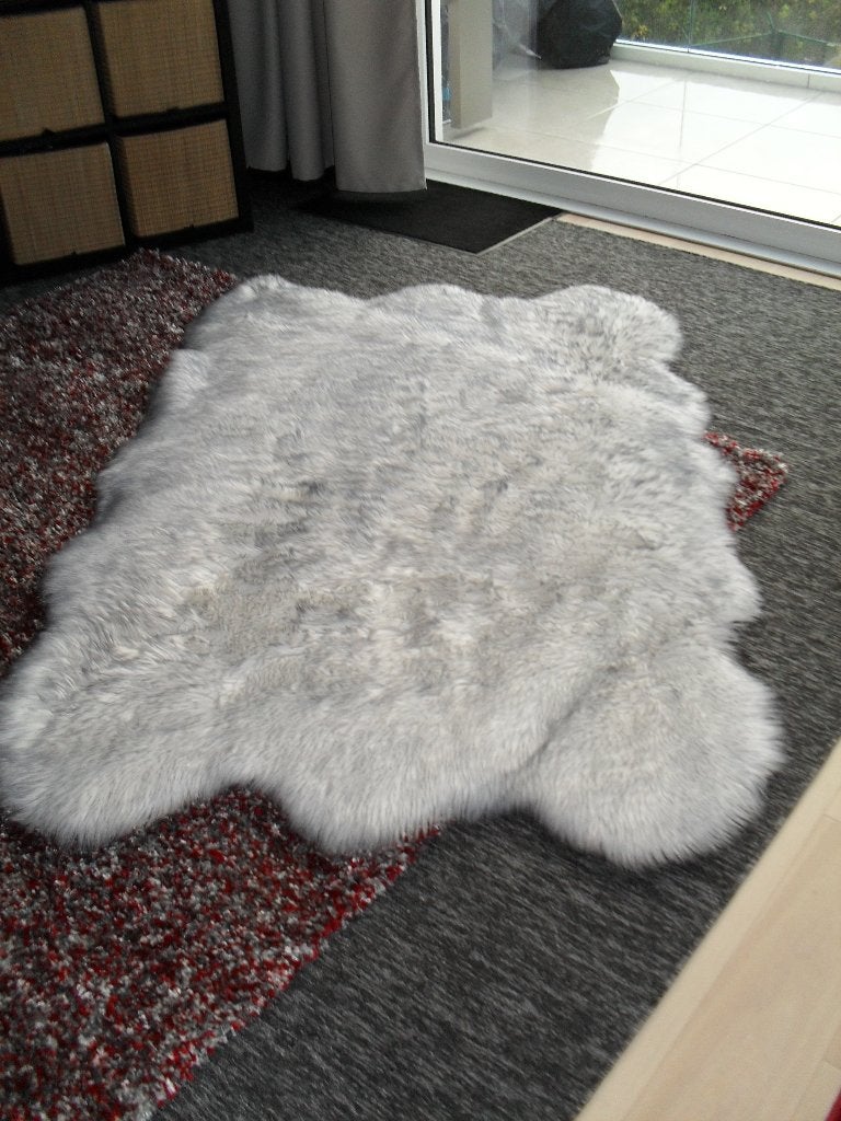 Tapijt in nepbont, Ophalen, 100 tot 150 cm, Zo goed als nieuw, 150 tot 200 cm