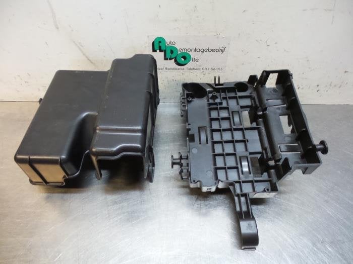 Boîte à fusibles d'un Peugeot 407, -, Utilisé, -, Peugeot