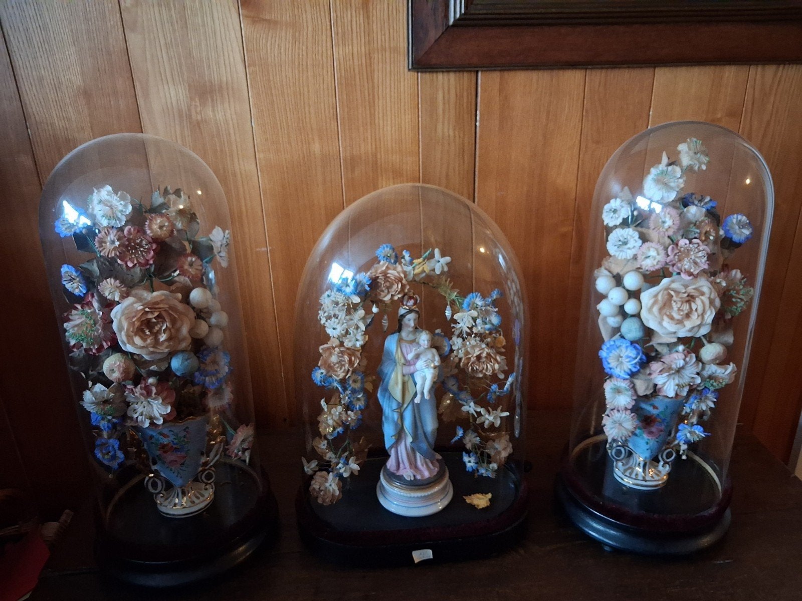 Vierges à l'enfant sous coupole avec fleurs séchées, Antiquités & Art, Antiquités | Objets religieux, Enlèvement