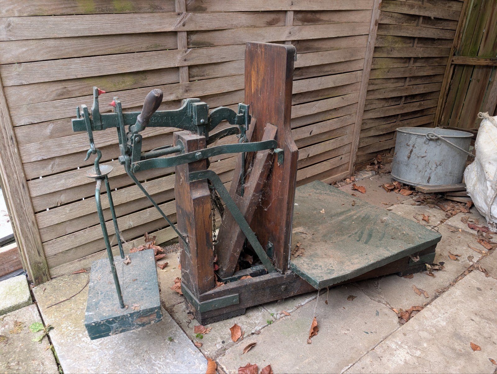 Antieke bascule 200 kg – opgeknapt, Enlèvement