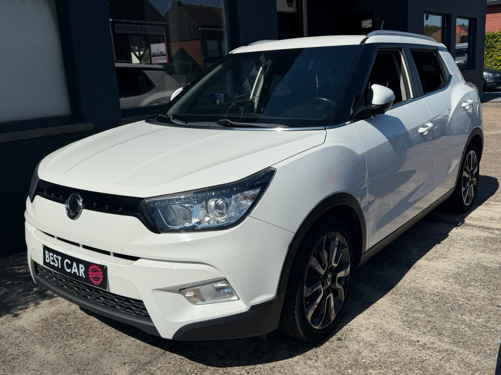 SsangYong Tivoli 1.6i * AutoMaat, Autos, SsangYong, Achat, Euro 6, Entreprise, Noir