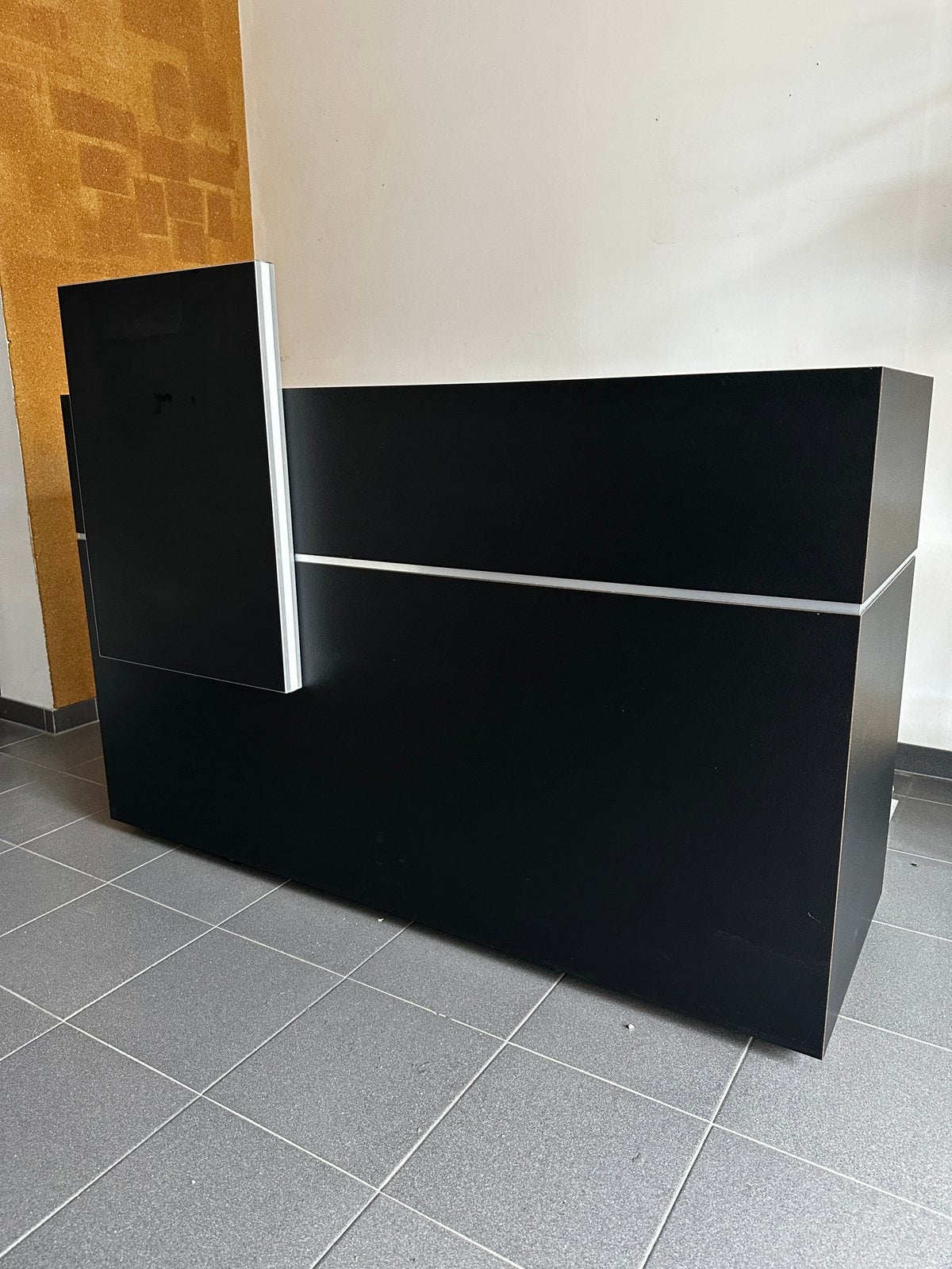 Toonbank met geïntegreerde kassa en verlichting, Ophalen, Gebruikt, 150 tot 200 cm, 50 tot 75 cm