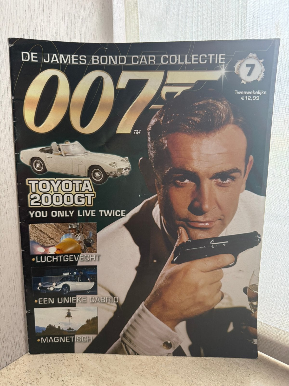 James Bond magazine - On ne vit que deux à bord de la Toyota, Enlèvement ou Envoi, Utilisé, Voiture