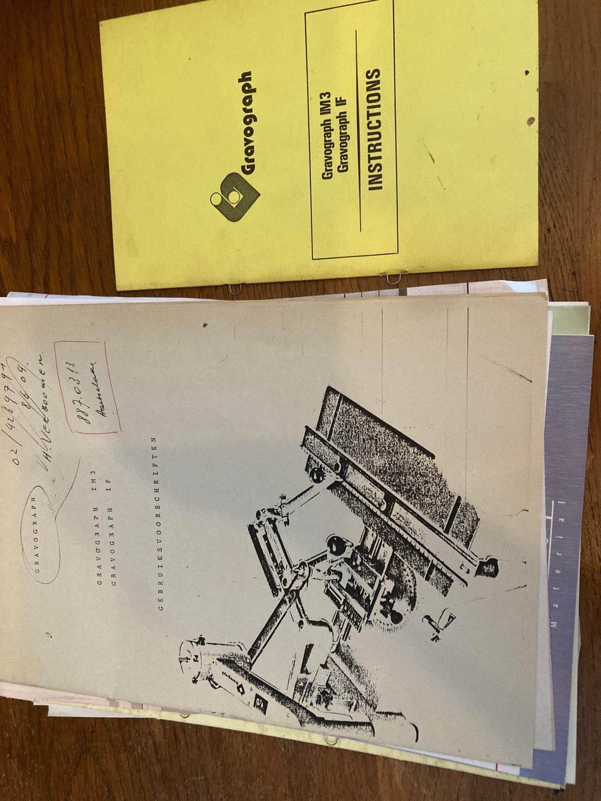 Graveer apparaat Gravograph, Ophalen