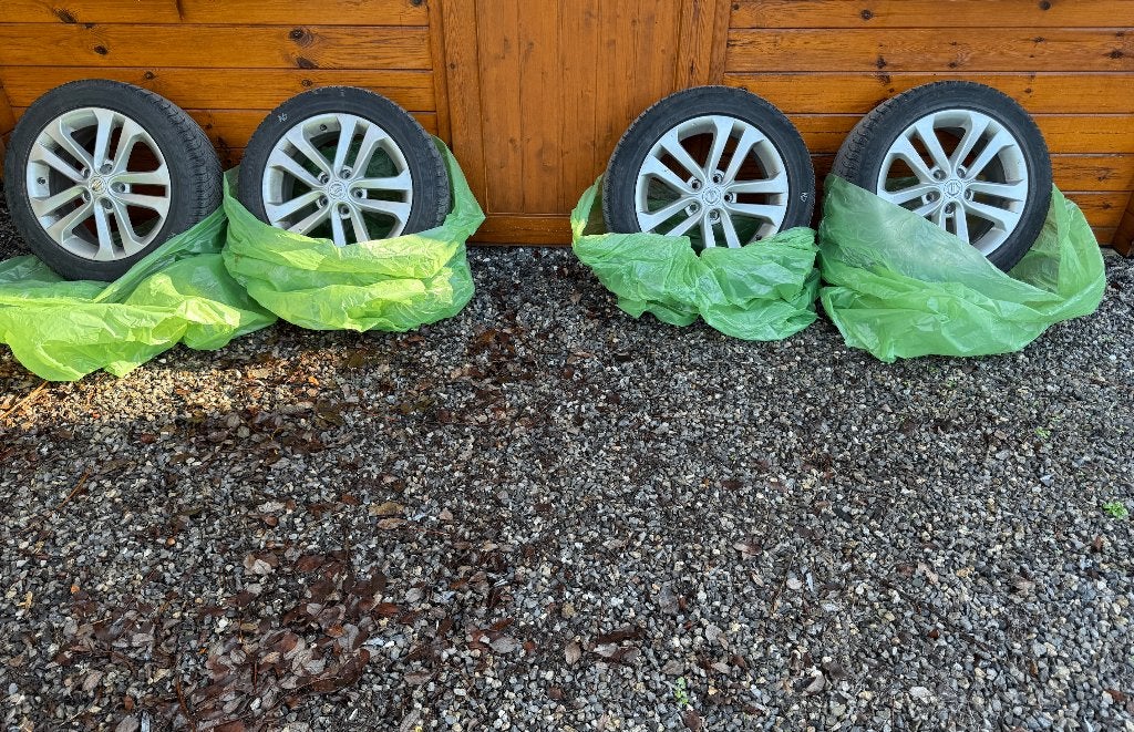 4 roues hiver Nissan Juke – jantes alu Nissan 17" -  Maxxis, Autos : Pièces & Accessoires, Pneus et Jantes, Véhicule de tourisme