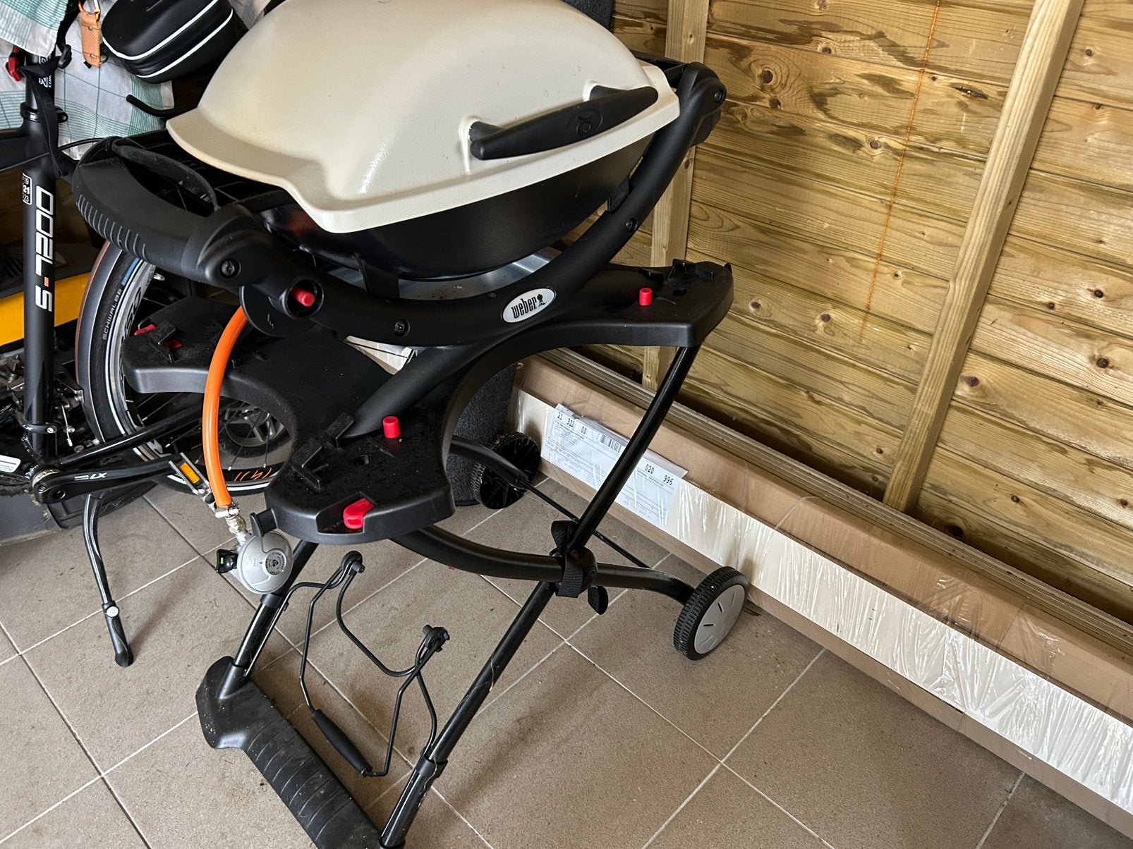 Barbecue à gaz Weber Table avec chariot, Jardin & Terrasse, Enlèvement, Utilisé