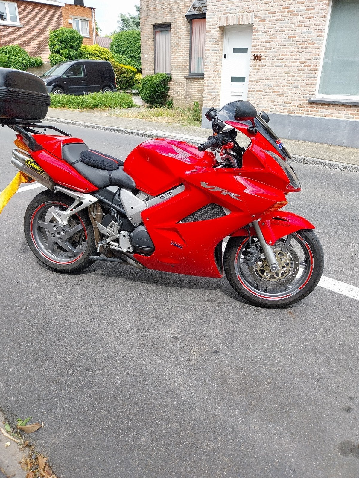 Honda VFR 800 vtec, Particulier