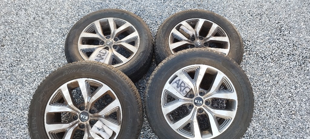 Pneus et Jantes Kia Sportage, Autos : Pièces & Accessoires, Pneus & Jantes, Pneus et Jantes, Pneus hiver, 17 pouces, 225 mm, Autre