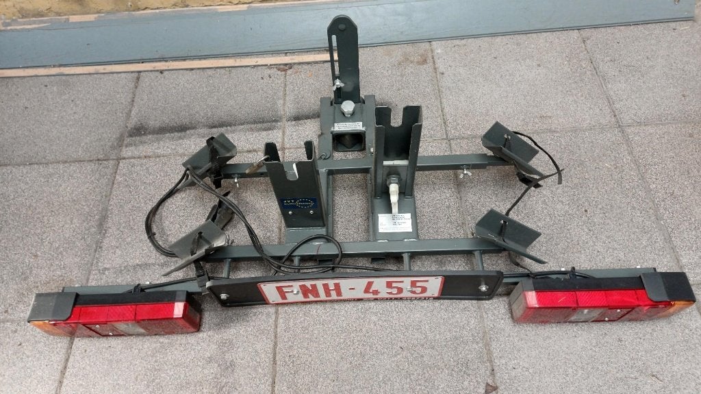 Porte-vélos sur attelage, Autos : Divers, Porte-vélos, Enlèvement, 2 vélos, Utilisé, Support d'attelage
