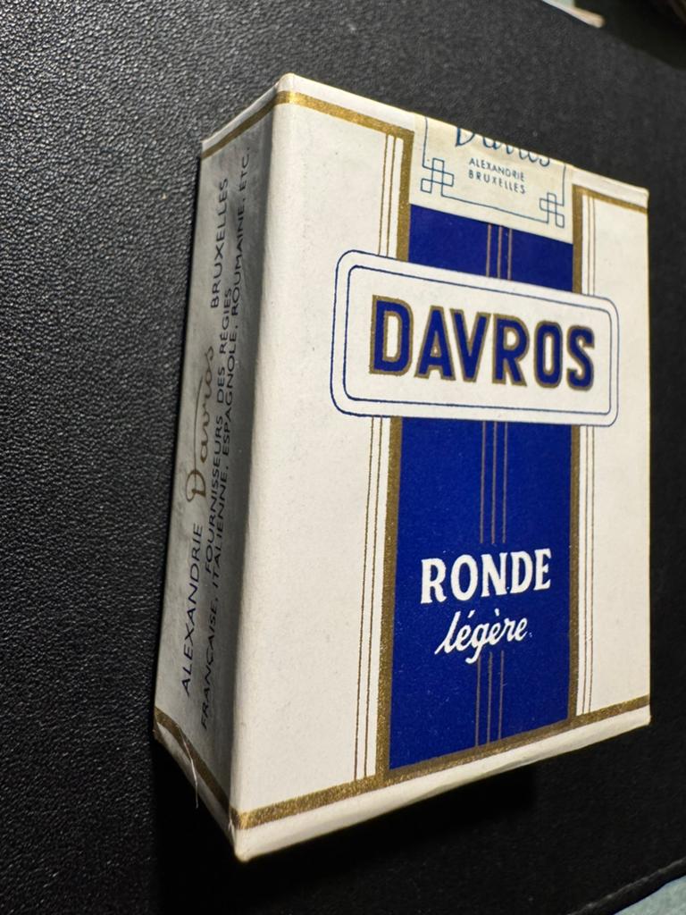 Oude sigaretten Davros, Collections, Envoi, Comme neuf, Boite à tabac ou Emballage