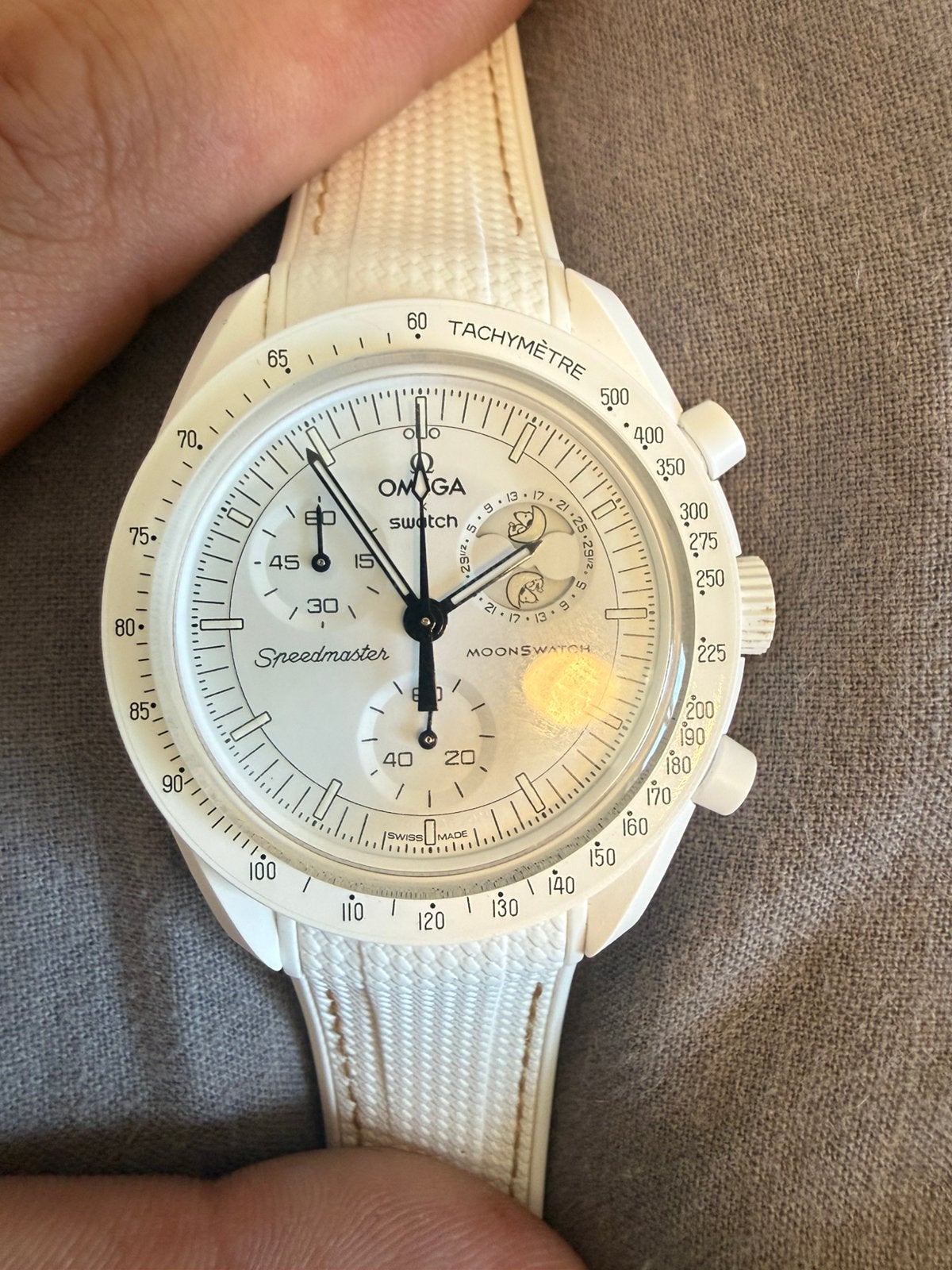 Swatch/Omega moonswatch edition snoopy, Enlèvement ou Envoi, Comme neuf, Swatch