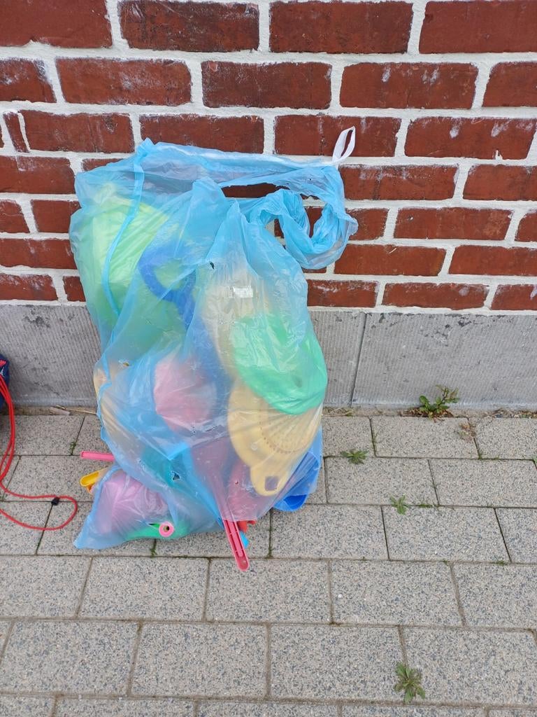Zandspeelgoed, Ophalen