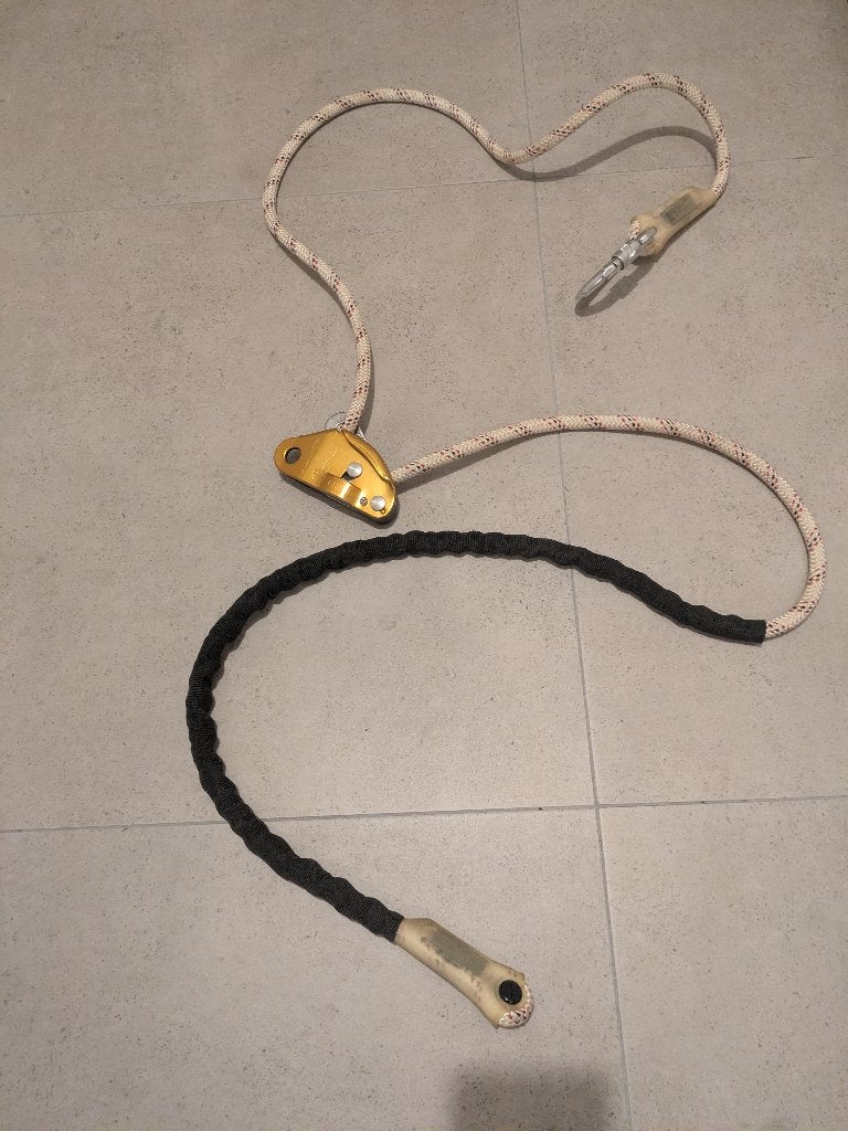 Gillon met carabiner, Sport en Fitness, Ophalen of Verzenden, Gebruikt, Klimsport-accessoire