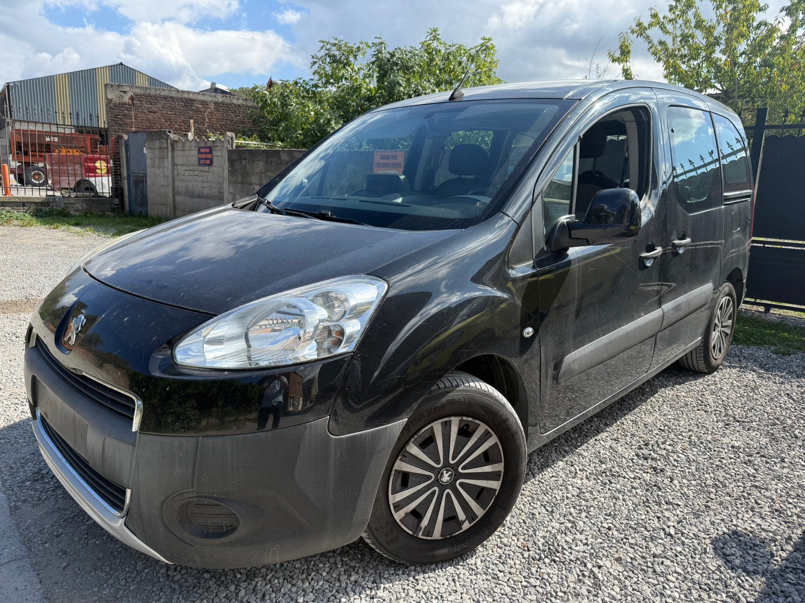 Peugeot partner 2013..1,6essence..clim..211,mkm..+_2500€, Auto's, Bedrijf, Partner, Te koop, Benzine
