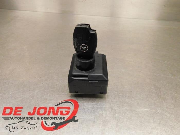 Serrure de contact + clé d'un Mercedes Vito, 3 mois de garantie, Utilisé, -, -