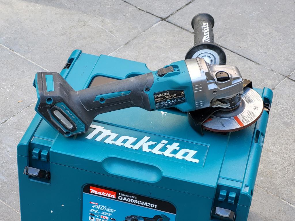 Makita XGT haakse slijper GA005G 40V + Mbox, Doe-het-zelf en Bouw, Gereedschap | Slijpmachines, Zo goed als nieuw, Haakse handslijpmachine