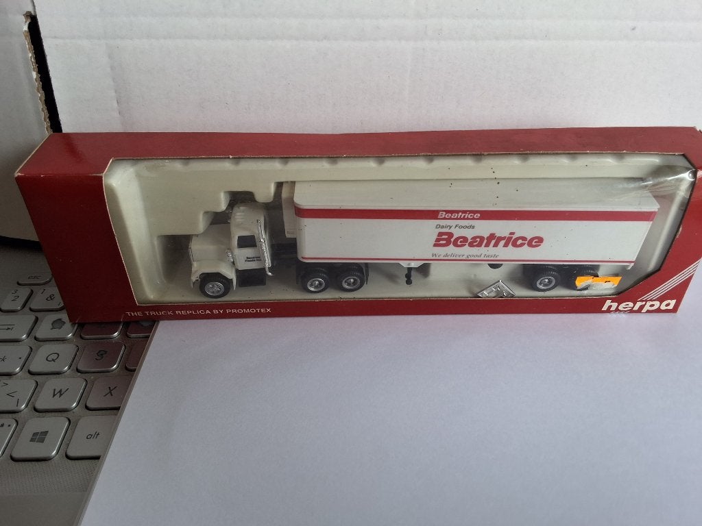 camion HO 1:87 Herpa, Hobby & Loisirs créatifs, Enlèvement ou Envoi, Comme neuf, Bus ou Camion, Herpa