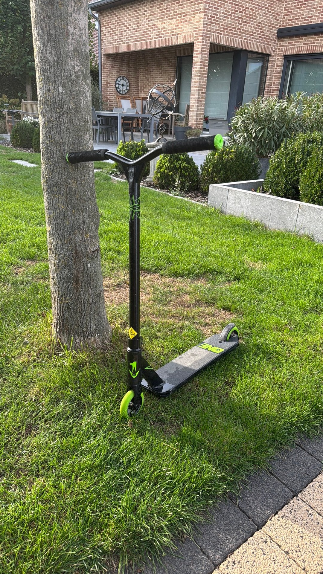Madd Gear (MGP) MG3 Zen Black/Green stuntstep, Ophalen, Zo goed als nieuw, Gewone step