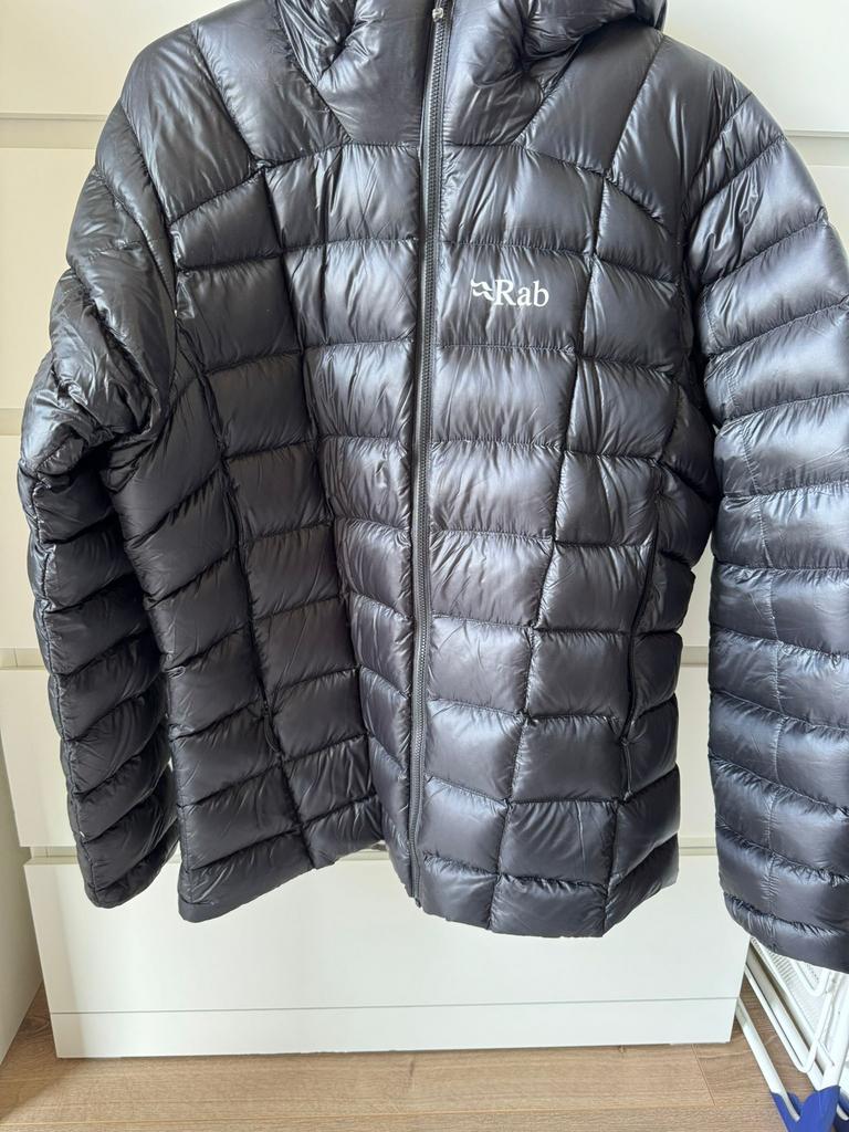 Rab downjacket maat L, Enlèvement, Comme neuf, Taille 52/54 (L), Noir