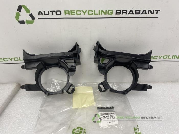 Feu antibrouillard avant gauche d'un Renault Clio, Autos : Pièces & Accessoires, -, 3 mois de garantie, Utilisé, -