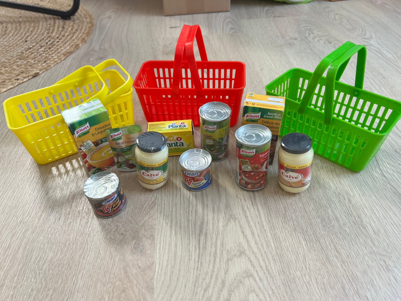 ensemble de courses avec paniers et mini-produits de marque, Enlèvement ou Envoi, Comme neuf