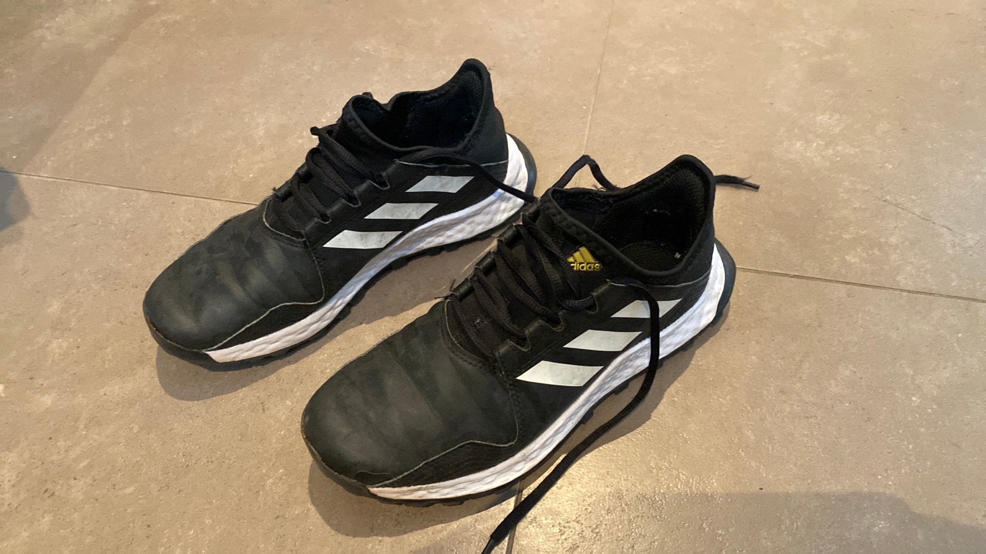 Hockey outdoor sportschoenen maat 37, Kleding | Heren, Schoenen, Ophalen, Gedragen, Sportschoenen, Zwart