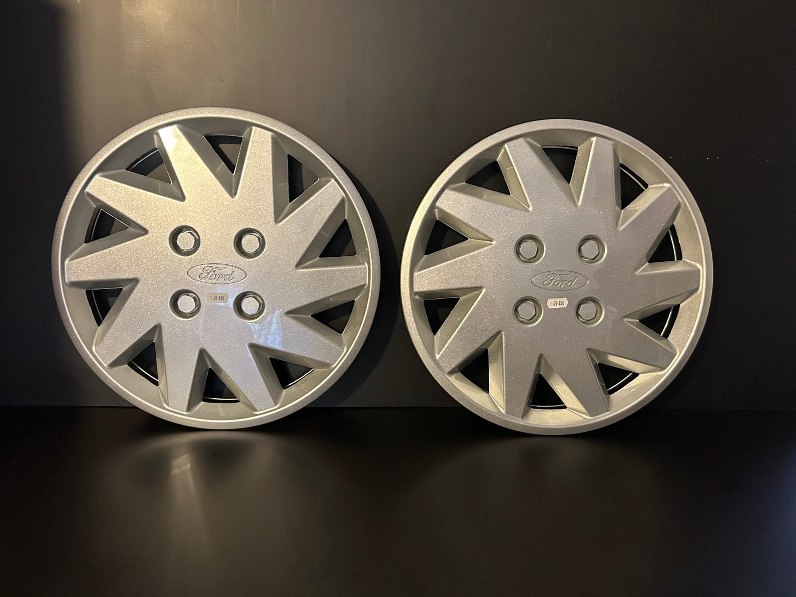 2 enjoliveurs neuf et d’origine Ford sierra 14", Enlèvement ou Envoi, Neuf