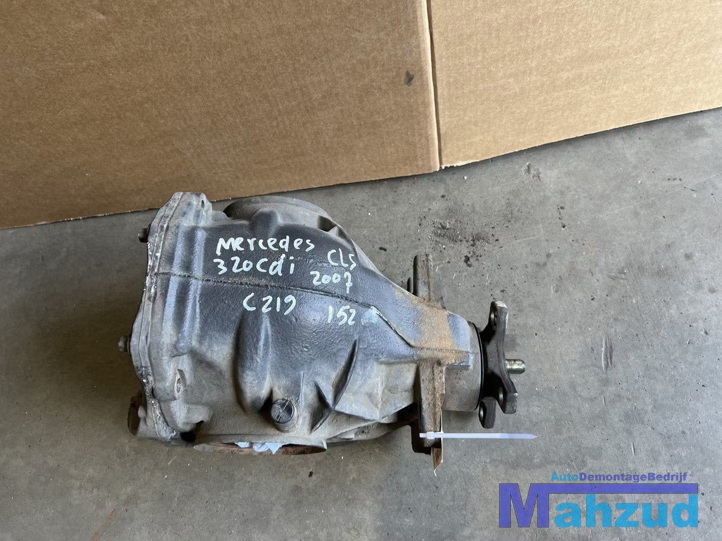 MERCEDES CLS C219 W211 3.2 cdi CARDAN differentieel, Gebruikt, Mercedes-Benz AG, Mercedes-Benz, Mercedesstrasse 120
70372  Stuttgart, DE